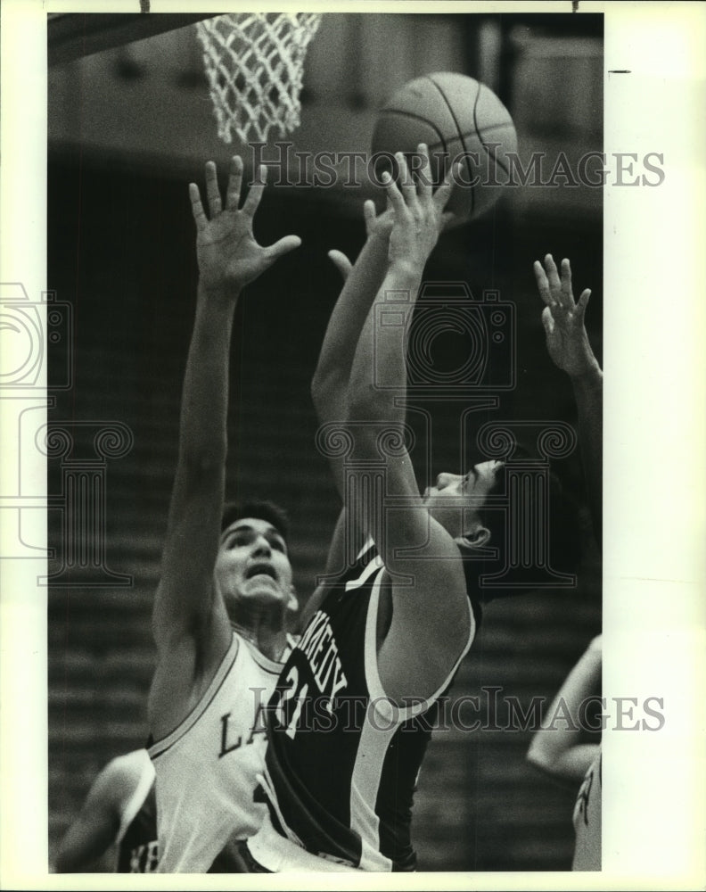 1989 Press Photo Kennedy and Lanier play boys high school basketball - sas10131- Historic Images