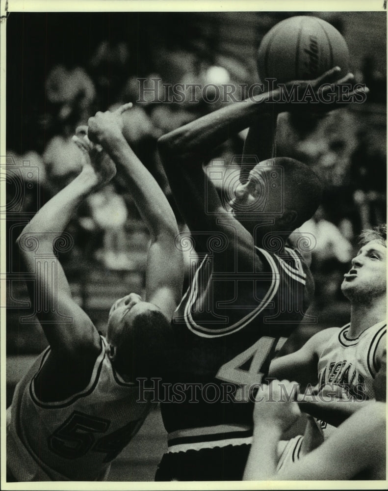 1988 Press Photo Marshall and John Jay play boys high school basketball- Historic Images