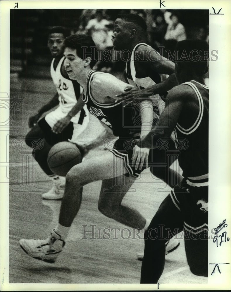 1989 Press Photo Prep basketball player Manuel Garcia vs. Highlands - sas10151- Historic Images