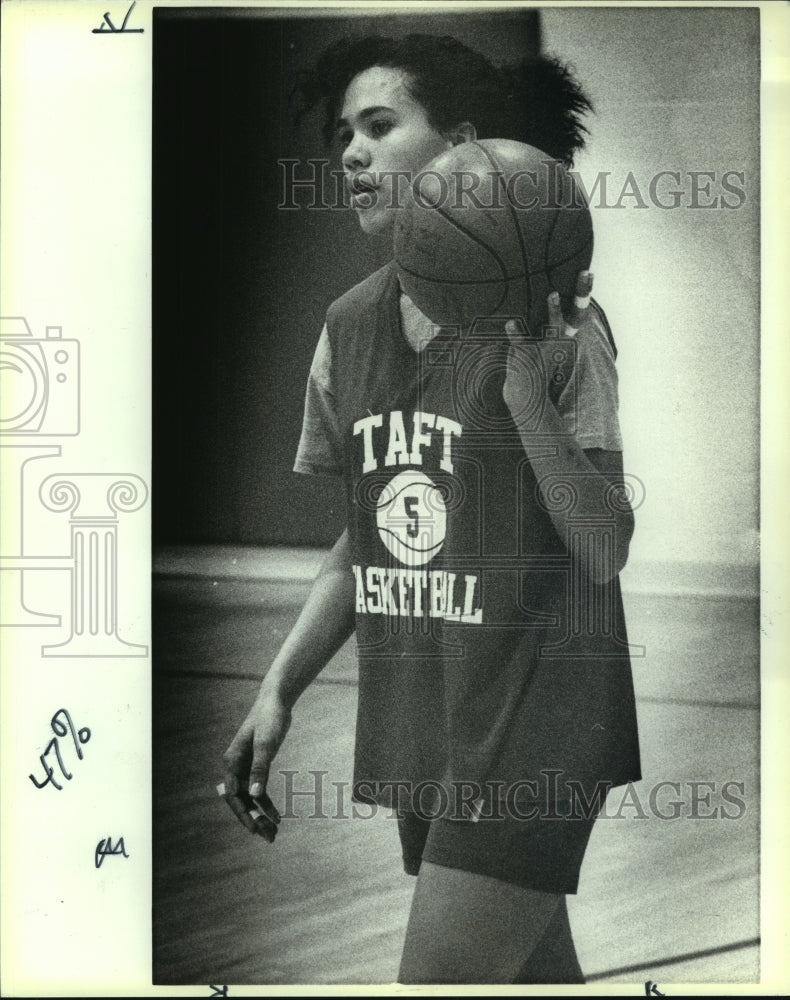 1990 Press Photo Taft High basketball player Tiffany Williams - sas10161- Historic Images