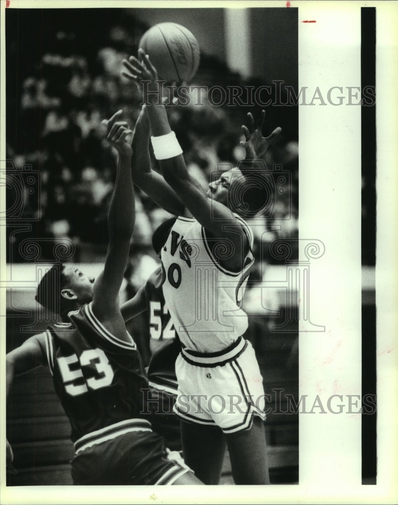 1990 Press Photo Sam Houston and Madison play boys high school basketball- Historic Images