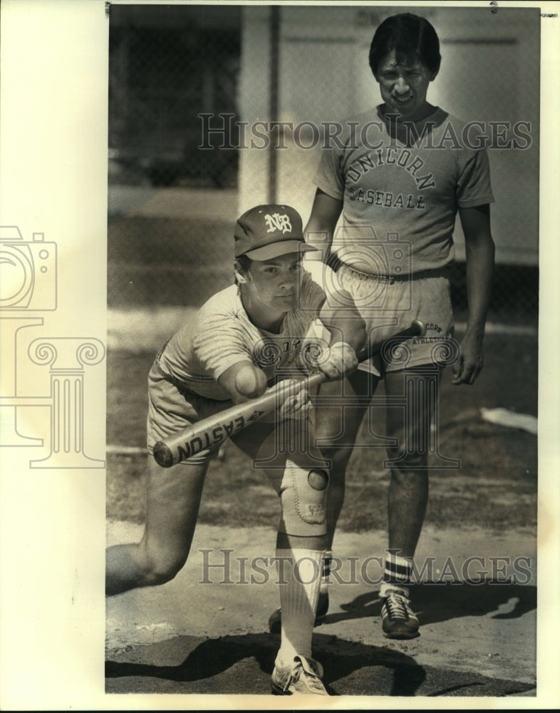 1983 Press Photo Coach Peter Garza and catcher Doug Campbell of New Braunfels- Historic Images