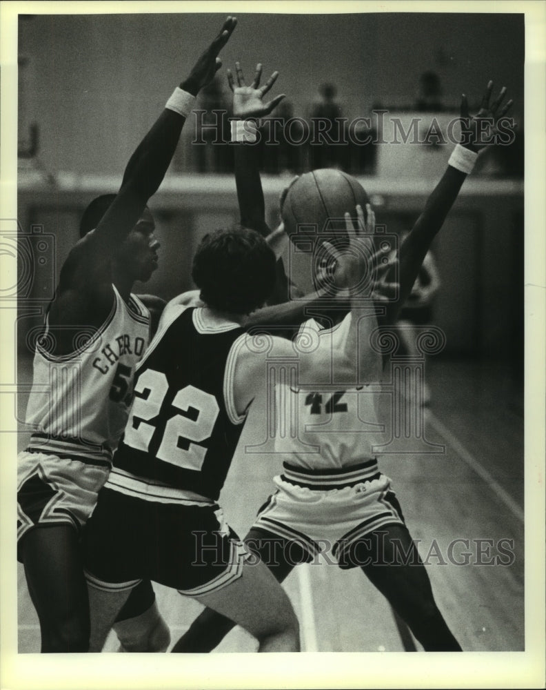1984 Press Photo Sam Houston and Deer Park play boys high school basketball- Historic Images