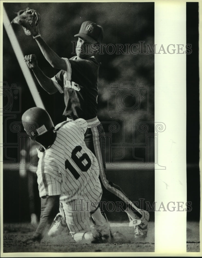 1986 Press Photo Alamo Heights and West Campus play high school baseball- Historic Images