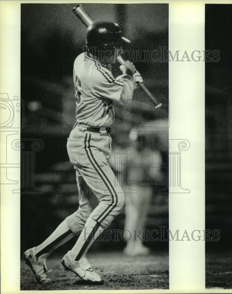 1986 Press Photo Wheatley High baseball player Roland Perez in action- Historic Images