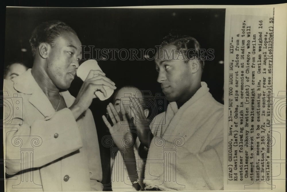 1953 Press Photo Boxers Kid Gavilan and Johnn Bratton at Stadium Face Off- Historic Images