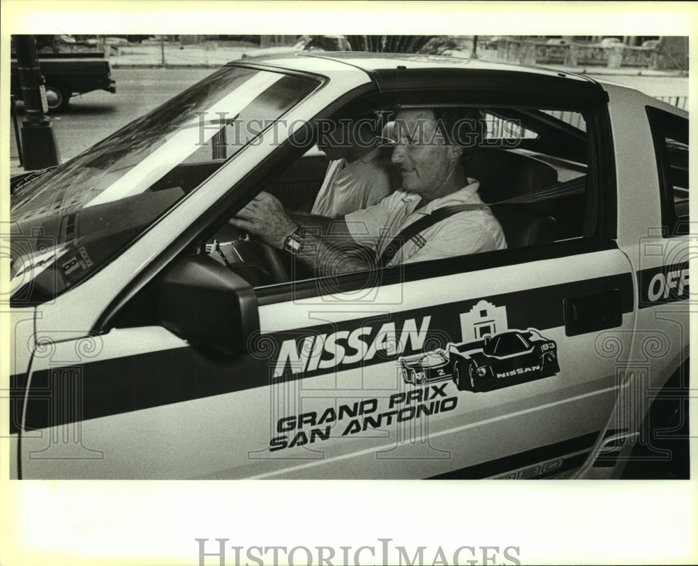 1987 Press Photo Elliot Forbes Robinson in Nisan Grand Prix San Antonio Car- Historic Images