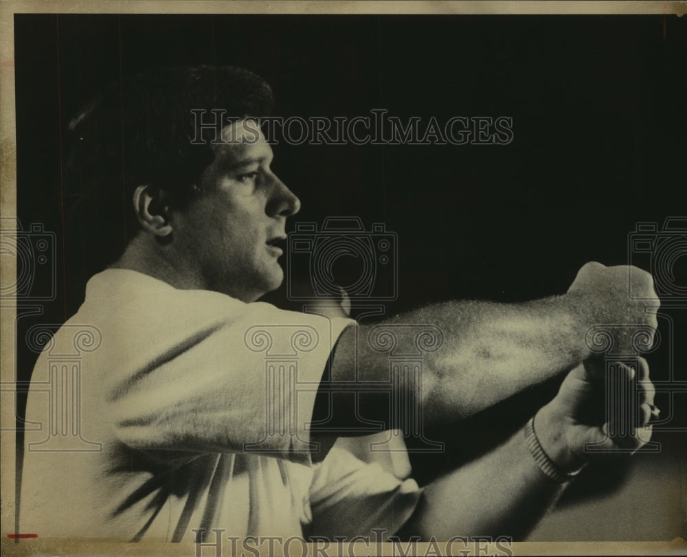 1978 Press Photo Michael Garner, Central Catholic Buttons Football Head Coach- Historic Images