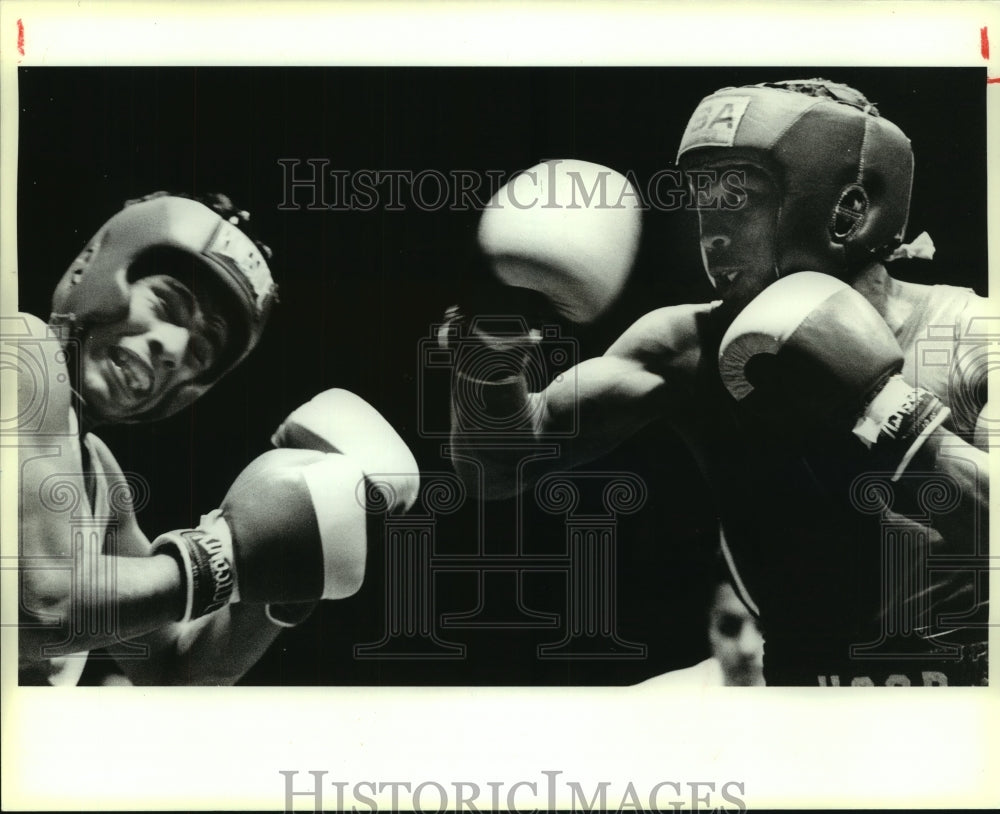 1989 Press Photo Boxers at Arena Golden Gloves Bantamweight Open Bout- Historic Images