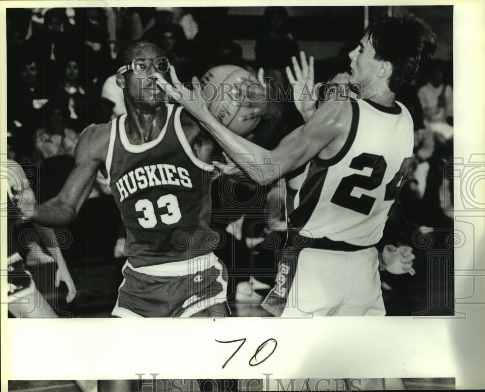 1986 Press Photo Kerry Cash, Holmes High School Basketball Player at Game- Historic Images