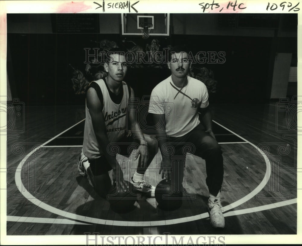 1992 Press Photo Mike and Victor Sierra of New Braunfels High School Basketball- Historic Images