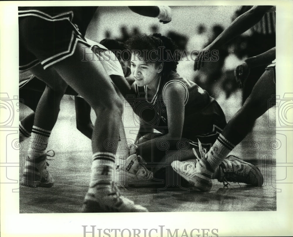 1990 Press Photo Blanca Regaldo, Fox Tech High School Basketball Player at Game- Historic Images