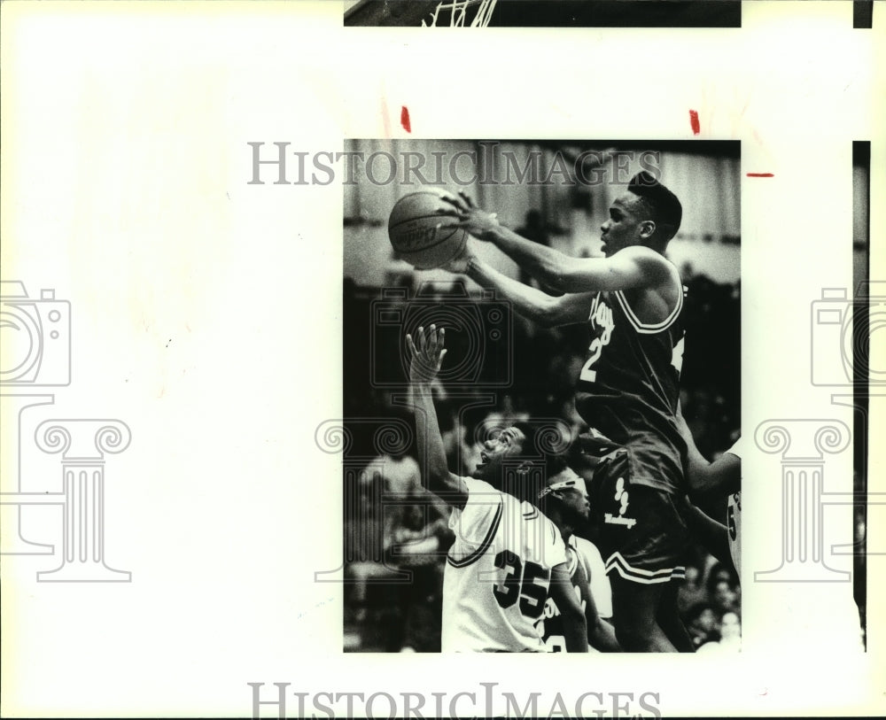 1991 Press Photo Jay and Sam Houston High School Basketball Players at Game- Historic Images