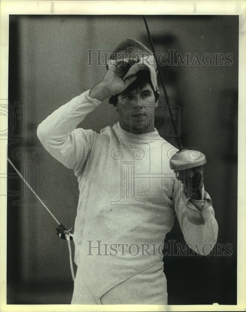 1983 Press Photo Fort Sam Houston Fencing Team Member - sas10636- Historic Images