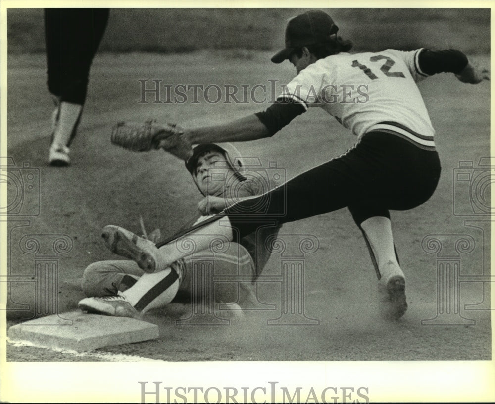 Press Photo High school baseball play at third base - sas10742- Historic Images