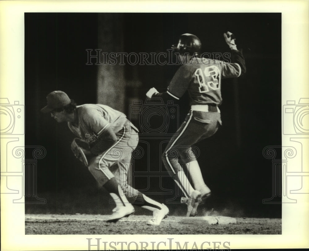 1983 Press Photo Jefferson and Burbank High School Baseball Players at Game- Historic Images