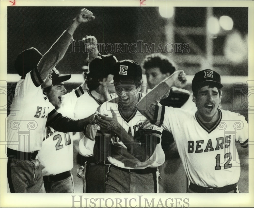 1985 Press Photo Edison High School Baseball Team Celebrate at Jefferson Game- Historic Images