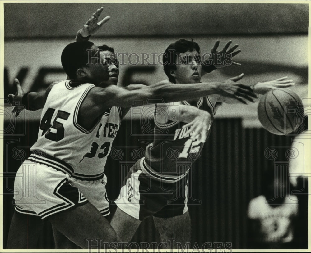 1985 Press Photo Lee and Fox Tech High School Basketball Players at Game- Historic Images
