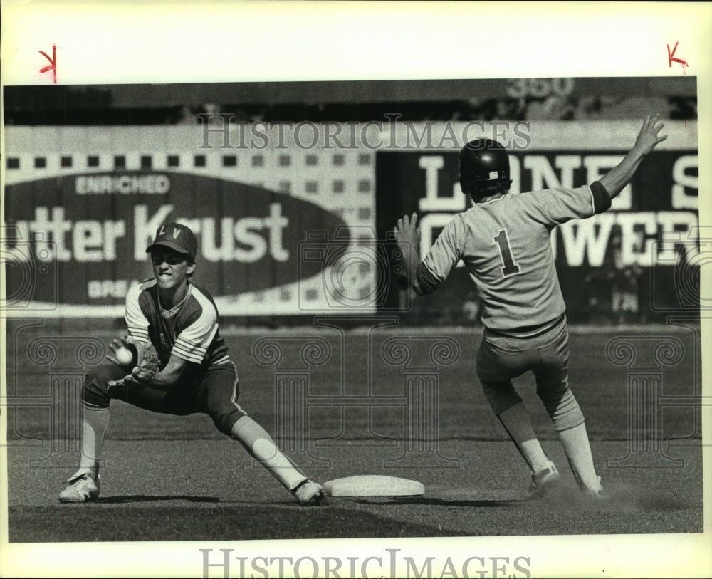 1985 Press Photo Darren Pruski, Falls City Baseball Player at Lago Vista Game- Historic Images