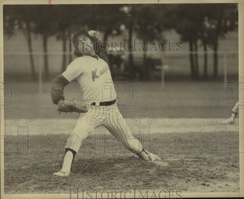 1977 Press Photo David Gusman, Holy Cross High School Baseball Player- Historic Images