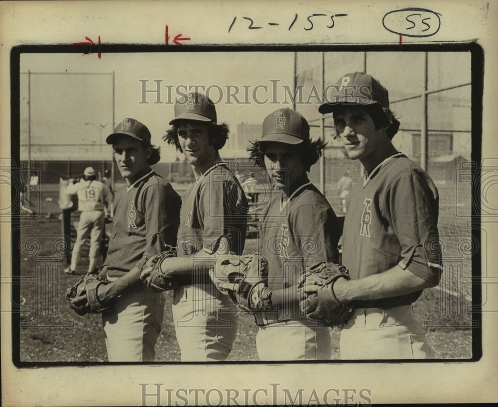 1977 Press Photo Gordy Gesell, Roosevelt High School Baseball Player and Others- Historic Images