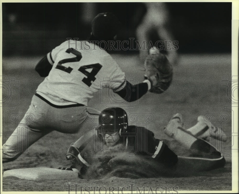 1986 Press Photo Danny Cardenas, Burbank High School Baseball Player at Game- Historic Images