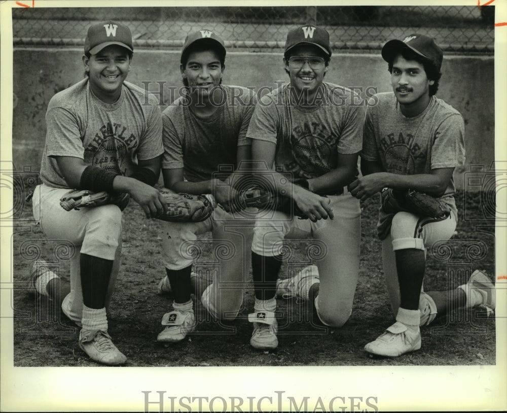 1986 Press Photo Juan Rodriguez with Other Wheatley High School Baseball Players- Historic Images