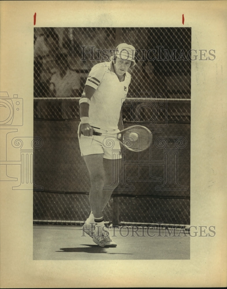 1982 Press Photo Roy Emerson, Tennis Player at McFarlin Courts Champions Match- Historic Images