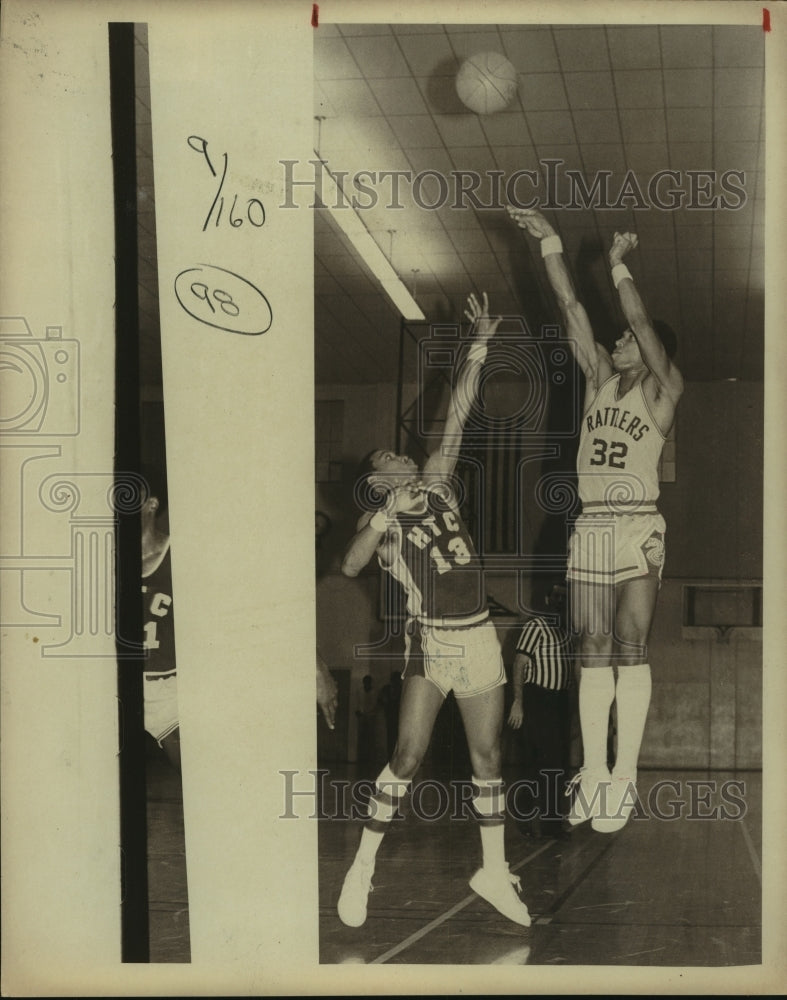 1980 Press Photo Greg Thornton, St. Mary's College Basketball Player at Game- Historic Images