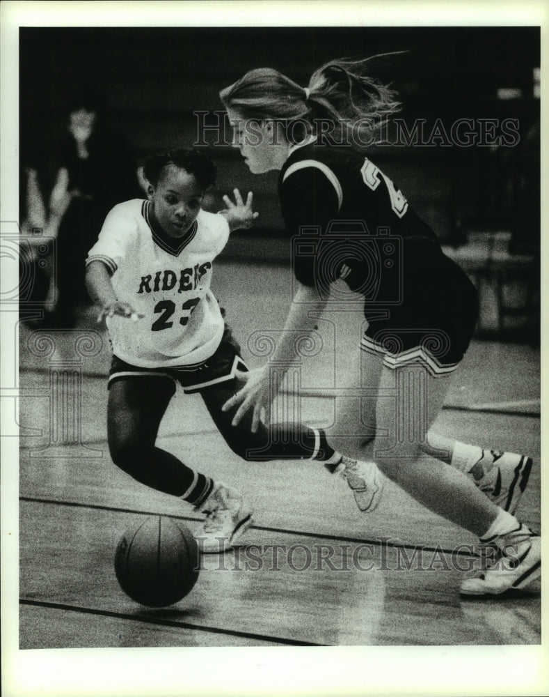 1991 Press Photo Roosevelt and Clark High School Basketball Players at Game- Historic Images