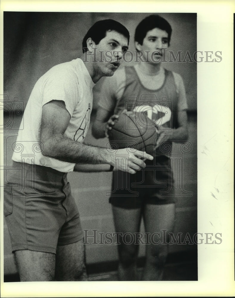 1986 Press Photo Burbank High School Basketball Coach and Player - sas11118- Historic Images