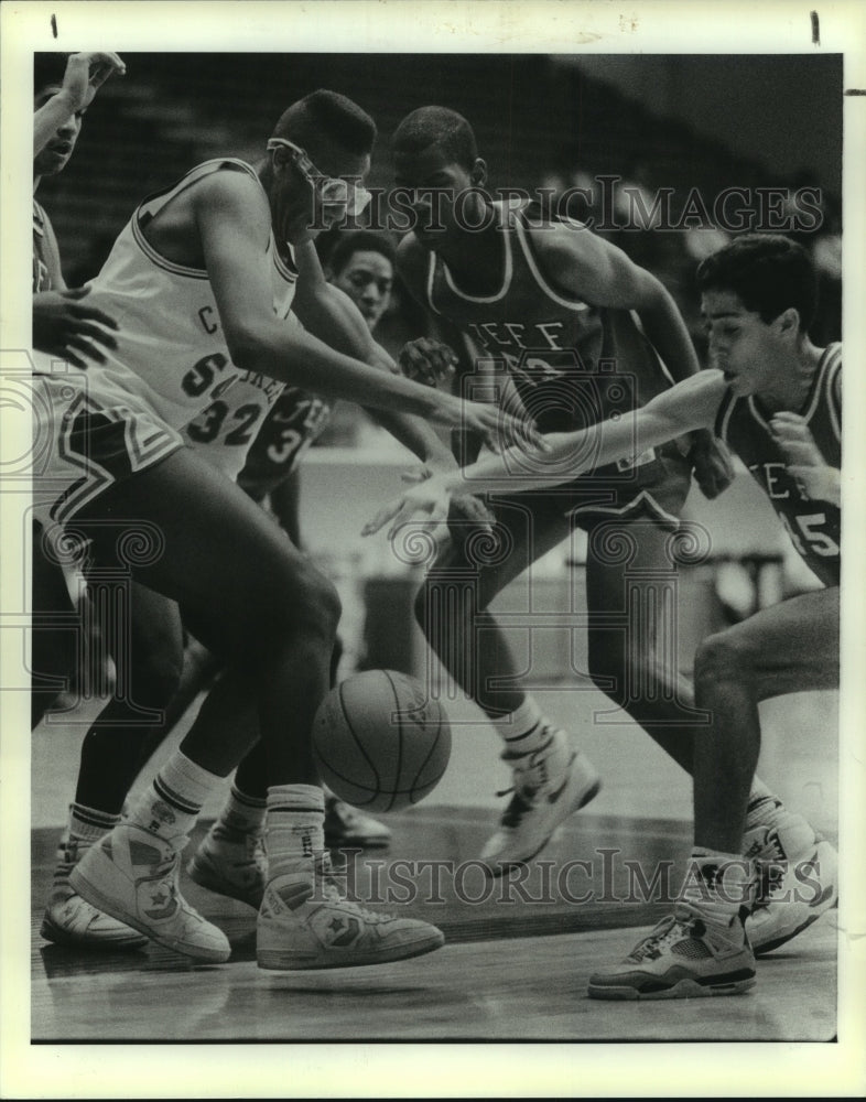 1990 Press Photo Houston and Jefferson High School Basketball Players at Game- Historic Images