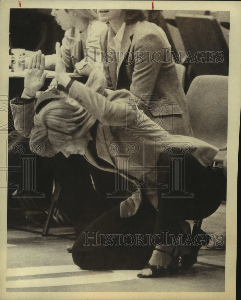 1982 Press Photo Micki Hudson, Basketball Coach - sas11211- Historic Images