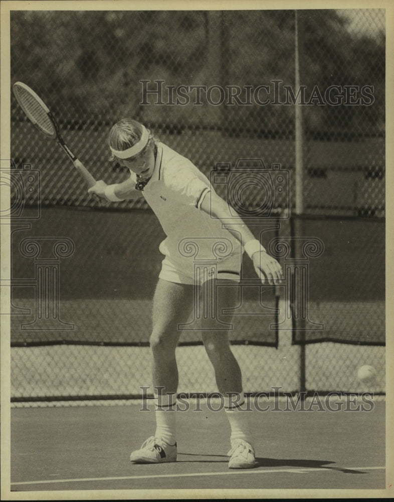 1979 Press Photo Chris Huff, Tennis Player at McFarlin Court - sas11255- Historic Images