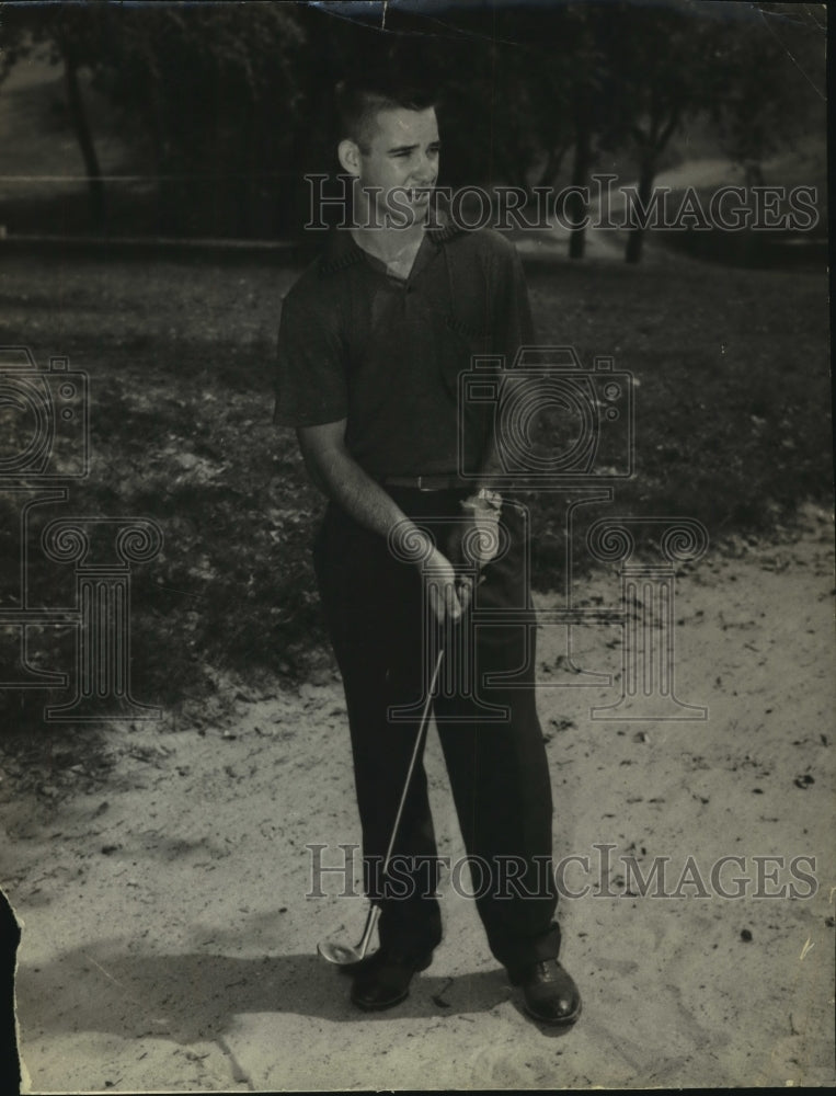 Press Photo Ken Hulen, Trinity Golfer - sas11337- Historic Images