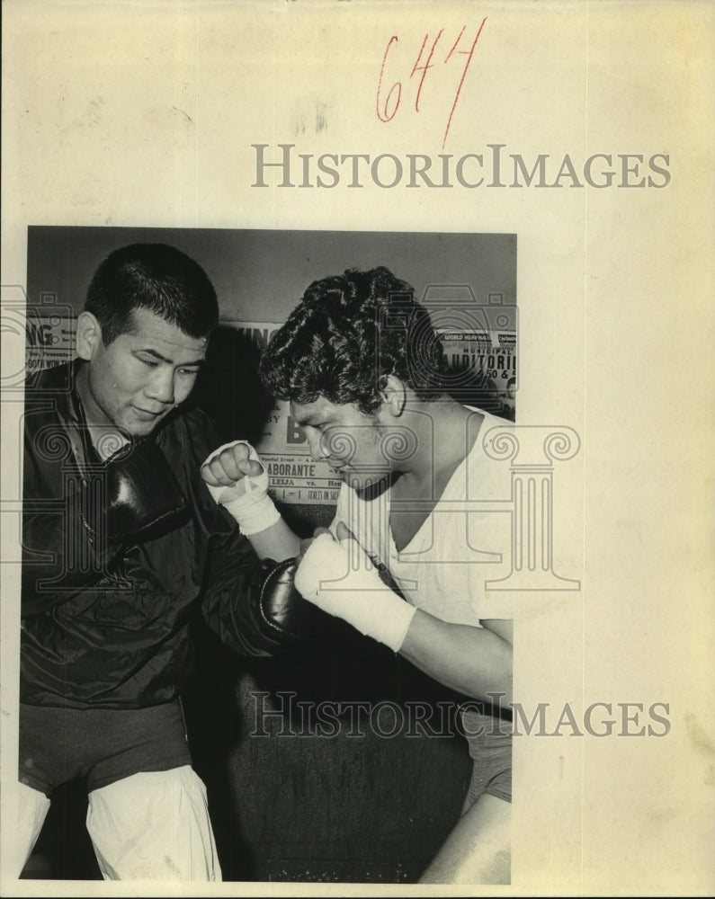 Press Photo Boxers Shinichi Kakizawa and Raul Montoya - sas11452- Historic Images