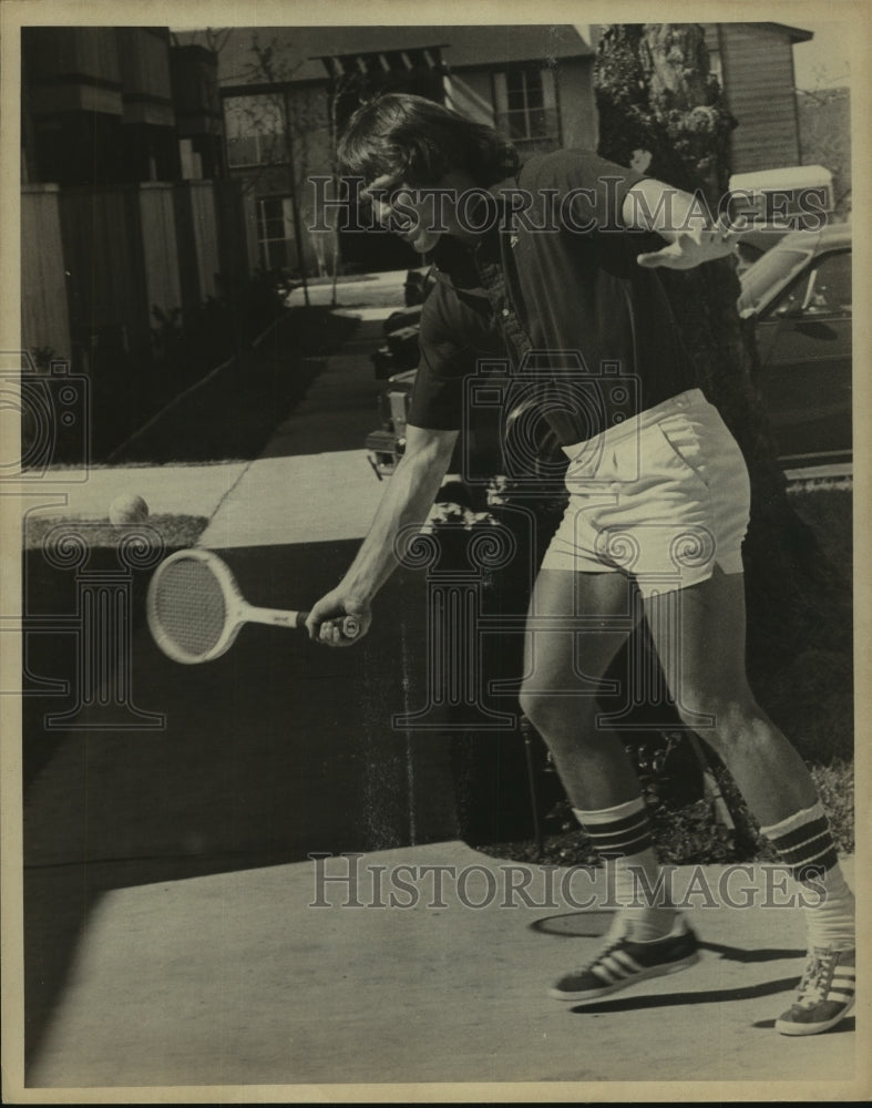 Press Photo George Karlk, San Antonio Spurs Guard Plays Tennis - sas11513- Historic Images