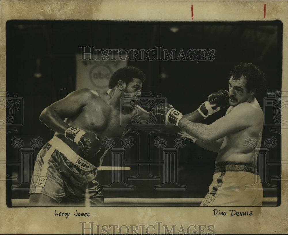 Press Photo Boxers Leroy Jones and Dino Dennis Fight in the Ring - sas11576- Historic Images