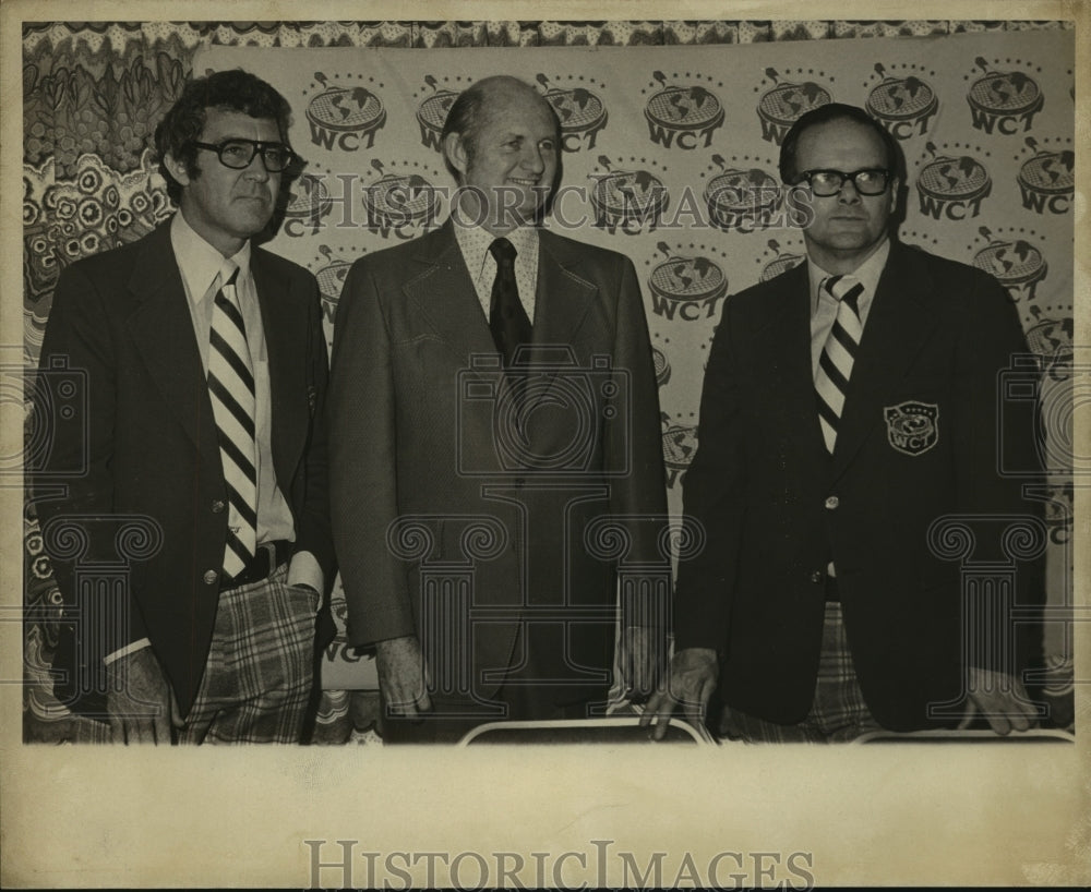 Press Photo World Championship of Tennis Tour Officials Pose Before WCT Banner- Historic Images