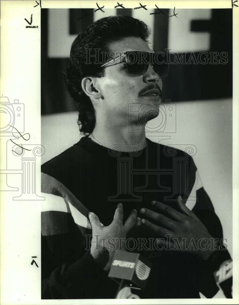 1988 Press Photo Boxer Paul Gonzalez - sas11728- Historic Images