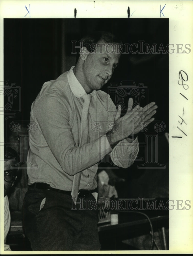 1986 Press Photo Bobby Jaklich, Holmes Basketball Coach - sas11730- Historic Images