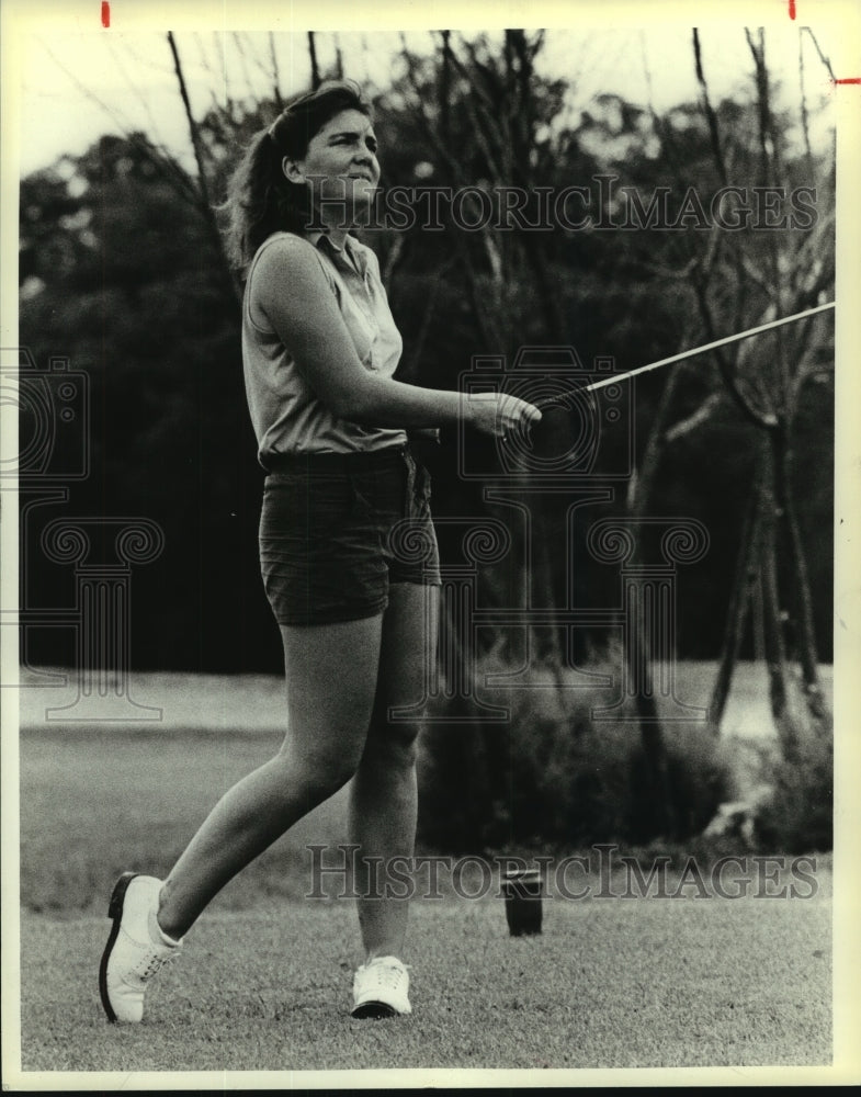 1984 Press Photo Golfer Sheila Kelliher Watches Her Shot - sas11738- Historic Images