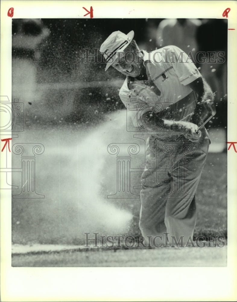 1990 Press Photo Golfer Don January at Dominion Vantage Sand Trap - sas11790- Historic Images