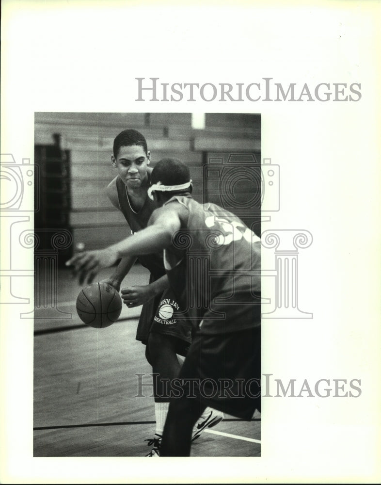 1994 Press Photo Athony James, Jay High School Basketball Player at Practice- Historic Images