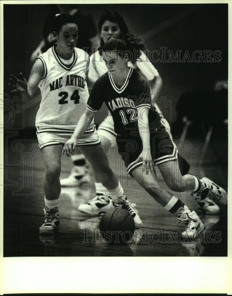 1993 Press Photo Colleen Sampson, Madison High School Basketball Player at Game- Historic Images