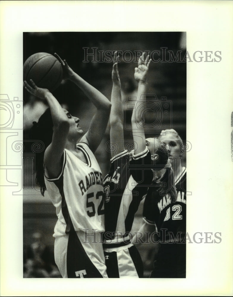 1992 Press Photo Belisa Gonzalez, Taft High School Basketball Player at Game- Historic Images