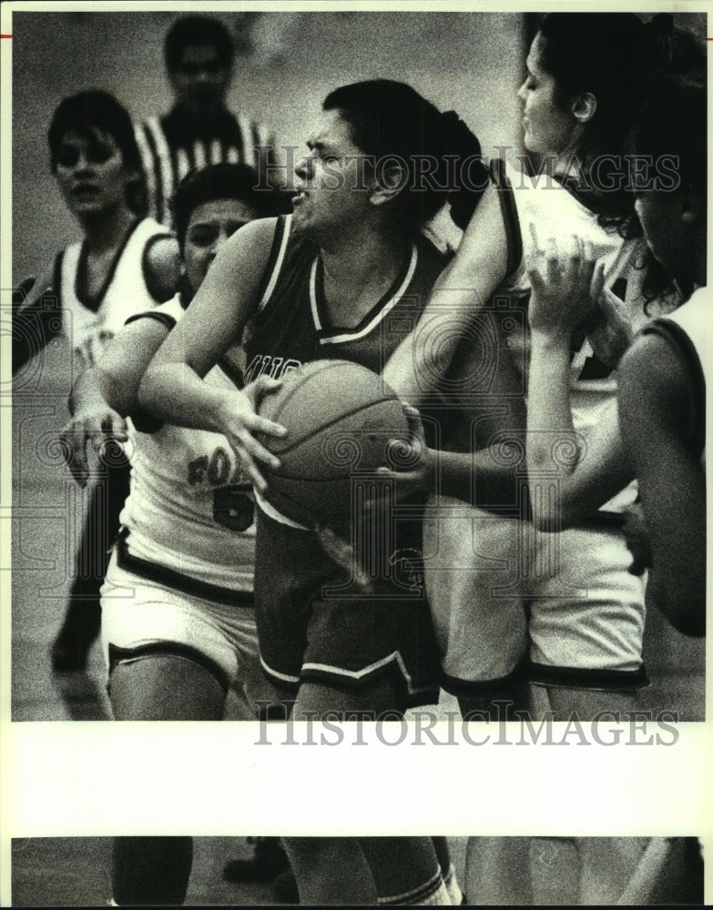 1993 Press Photo Pam Rodriguez, Jefferson High School Basketball Player at Game- Historic Images