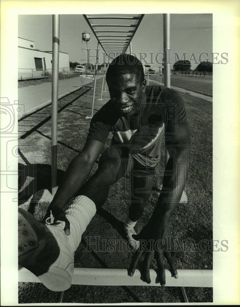 1986 Press Photo George Harris, Track Athlete - sas11923- Historic Images