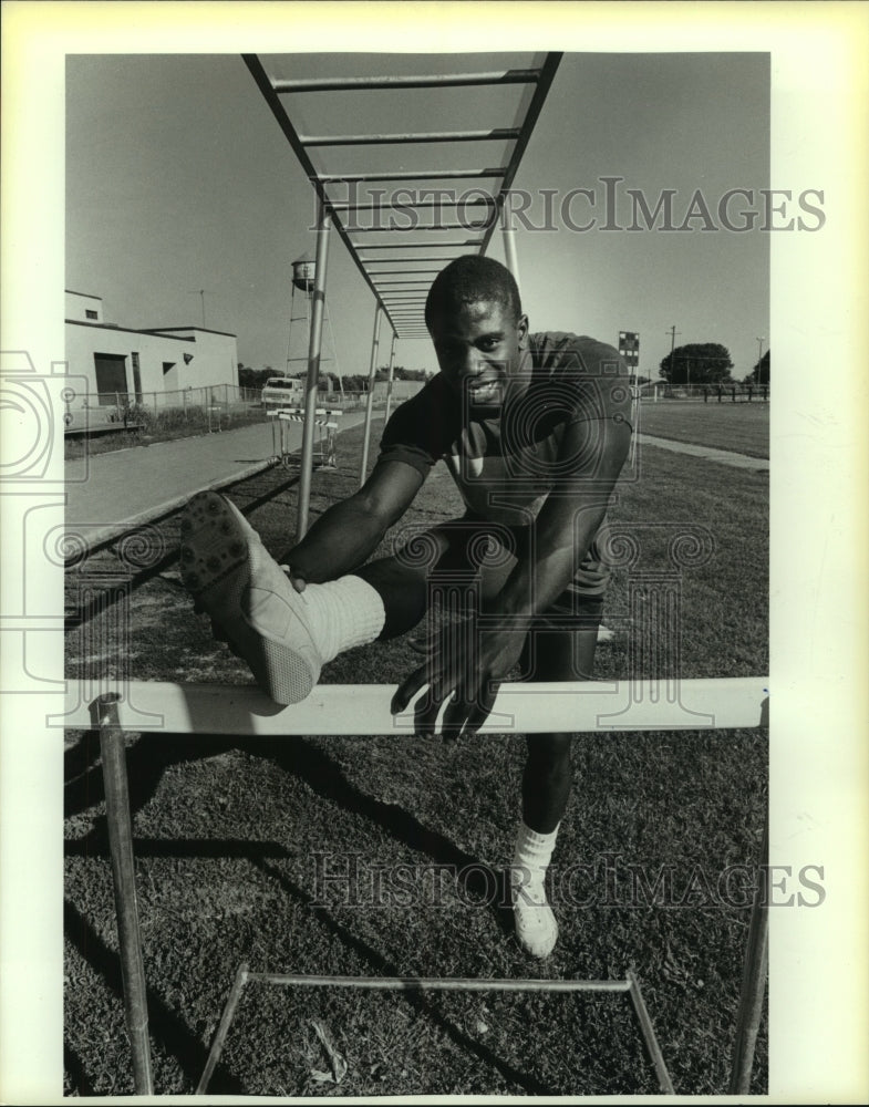 1986 Press Photo George Harris, Track Athlete - sas11938- Historic Images