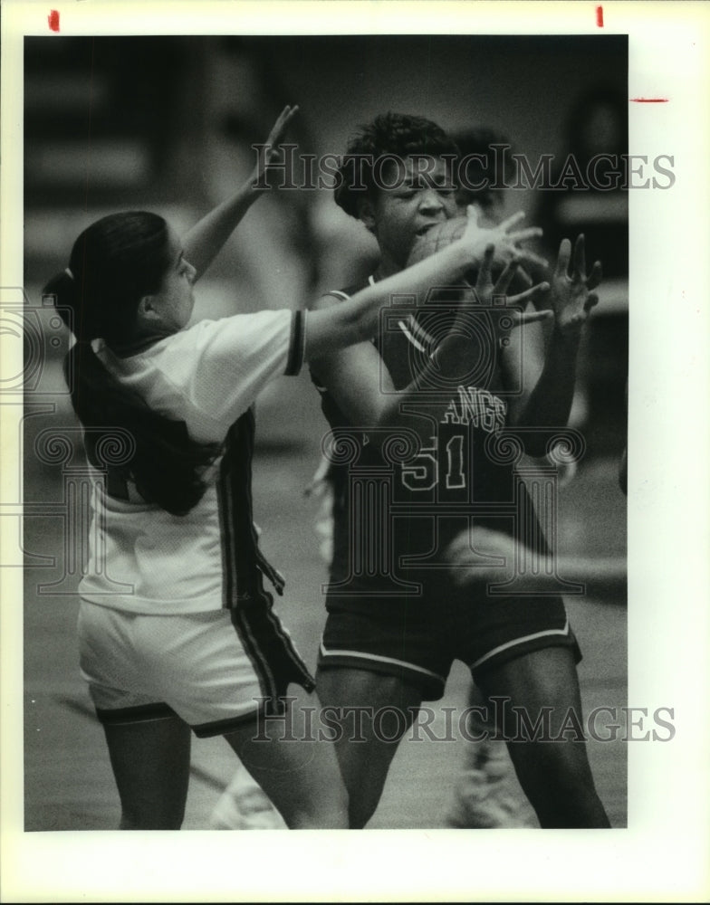 1992 Press Photo Magalie Dolior, Jefferson High School Basketball Player at Game- Historic Images